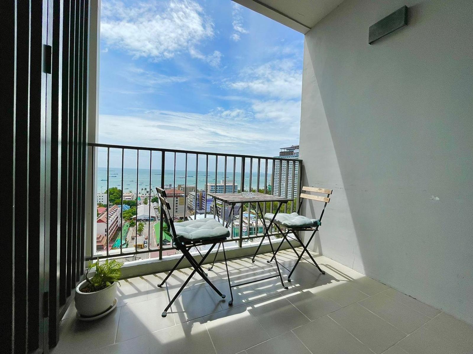 Apartamento The Base Infinity Pattaya Exterior foto